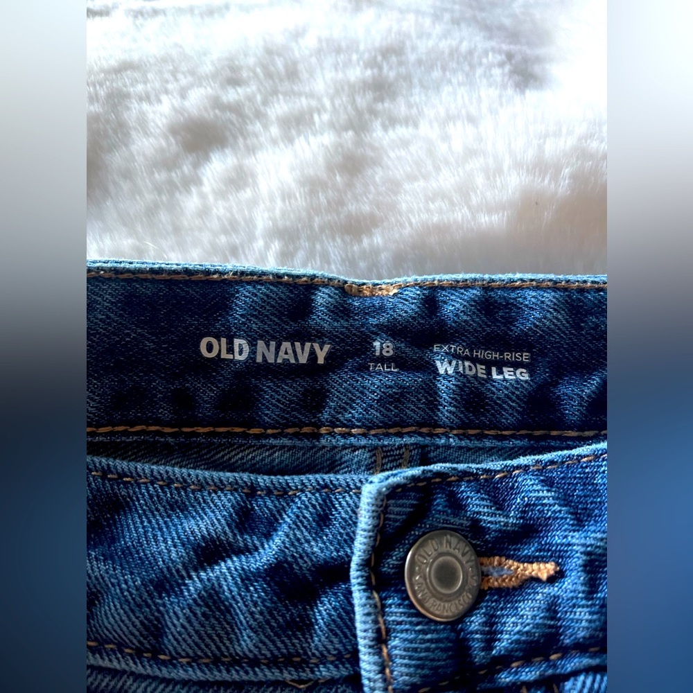 2 PAIRS OF OLD NAVY EXTRA HIGH WAISTED WIDE LEG JEANS, NEVER BEEN WORN.